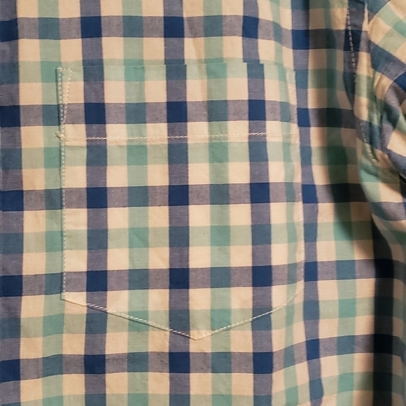 Old Navy Men's Short Sleeve Short - Picture 6 of 6